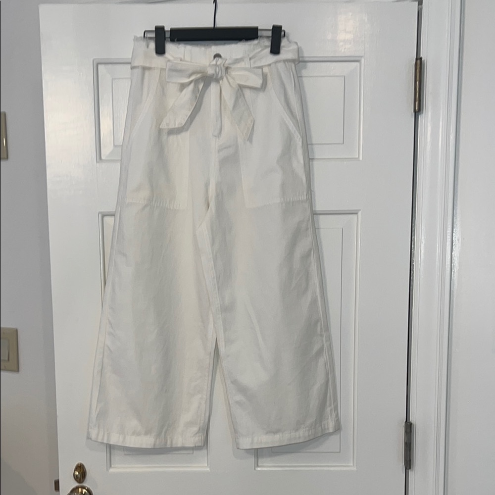(NEW WITH TAGS) Vestique White High-Waisted Wide-Leg Pants